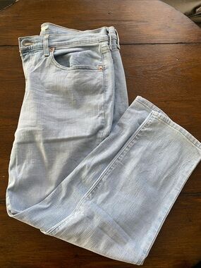 Levi’s Boyfriend light denim